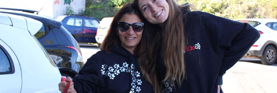Laura e Diletta durante una classe di lavoro urbana